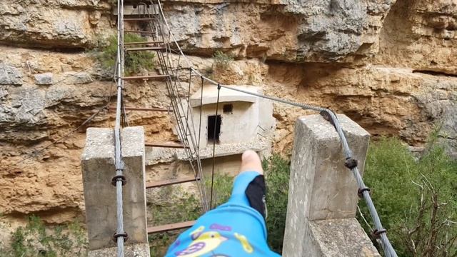 Liándola parda en Alcalá del Júcar | V5 autocaravana Peperota Viajera смотреть онлайн