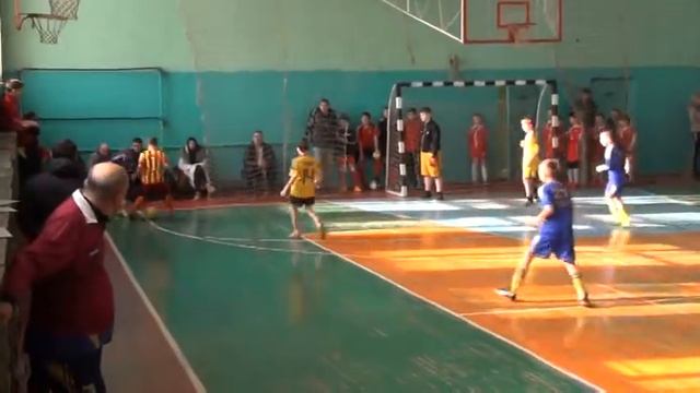 Футбольная школа"Харьков"-"Первомайск",2тайм,лига 2003 смотреть онлайн