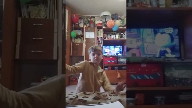 Рисуем кнопку Ютуба смотреть онлайн