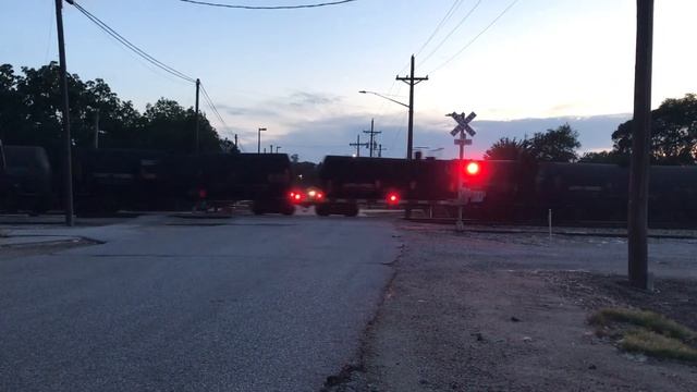 BNSF 4282 All Oil Tank Cars South, E. Vine St. Railroad Crossing, Yutan NE смотреть онлайн