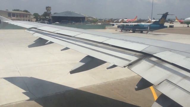 Vietnam Airlines VN594 : Flying from Ho Chi Minh City to Hong Kong смотреть онлайн
