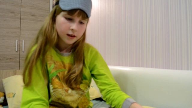 Показываю вам книжку "Братец Лис и братец Кролик" смотреть онлайн