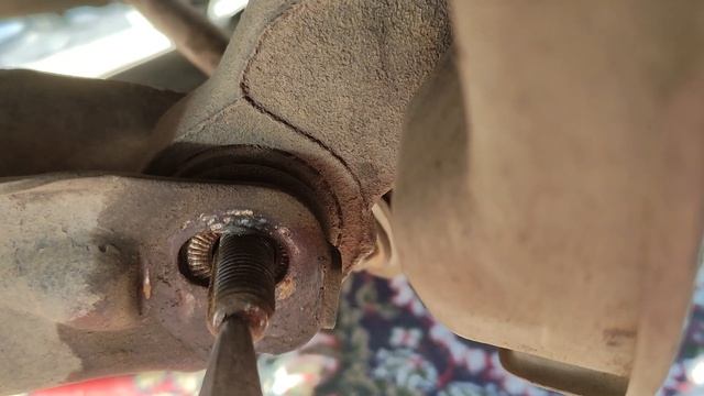 Как быстро вытащить прикипевший болт сайлентблока?