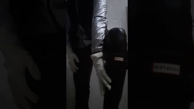 Down vest, shiny silver jacket and hunter boots смотреть онлайн
