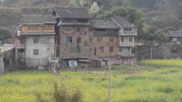 Путешествие в Китай самостоятельно. Вид из отеля в деревне Ma'an смотреть онлайн