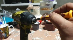 Как вытащить застрявшую биту из импакта(винтоверта) ryobi.