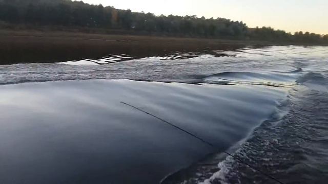 На двух моторках по озеру Ильмень смотреть онлайн