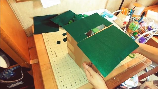 DIY Halloween Costume | Minecraft Zombie Head | UNDER $5! смотреть онлайн