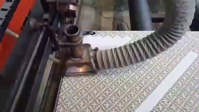Фабрика архитектурного стекла "Кристалл". Подготовка трафарета к матированию смотреть онлайн