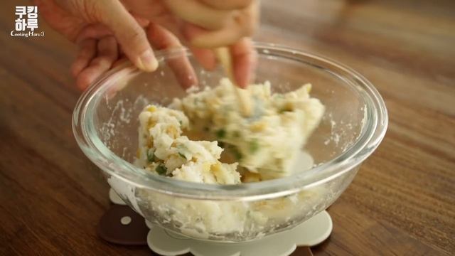 감자 2개로!! 초초간단 전자레인지 감자 그라탕! 크리미 감자! 정말 맛있습니다 смотреть онлайн