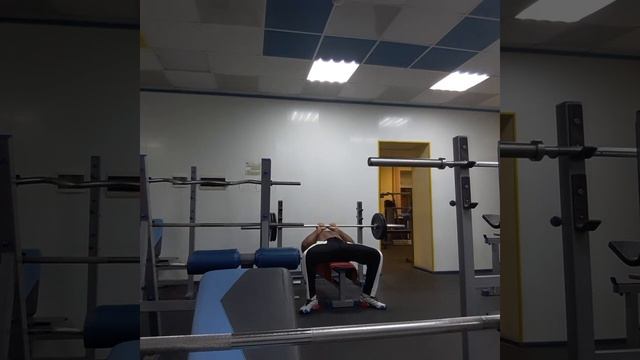 погнали друзья на жим лежа узким хватом разминка??? смотреть онлайн