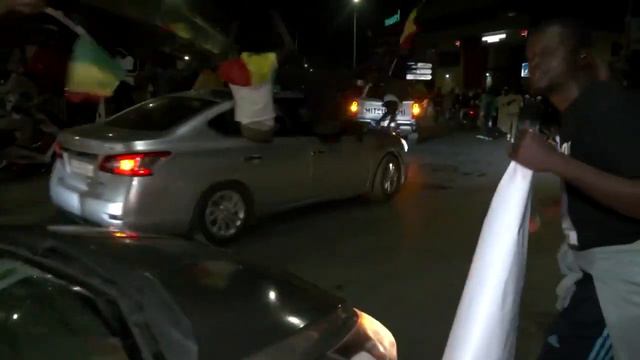 Nach Krise: Senegal wählt neuen Präsidenten смотреть онлайн