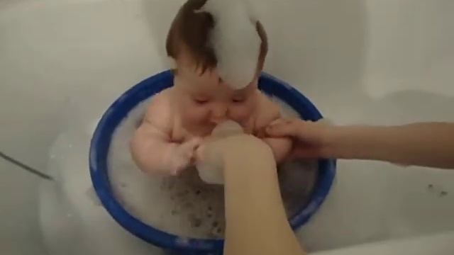 наше маленькое солнышко - Алиска=) смотреть онлайн