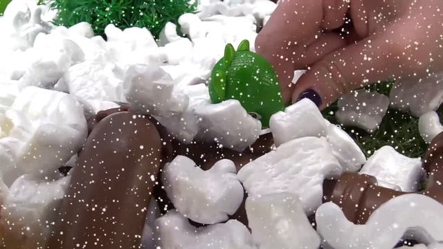 Игрушки Герои в масках - Лунная девочка заморозила город смотреть онлайн