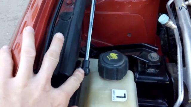 Nissan Qashqai +2 Газовые упоры капота смотреть онлайн