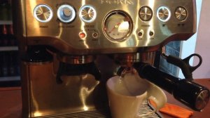 НеисправнаЯ кофе машина BORK