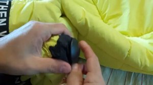 Самый простой способ снятия магитной клипсы с одежды