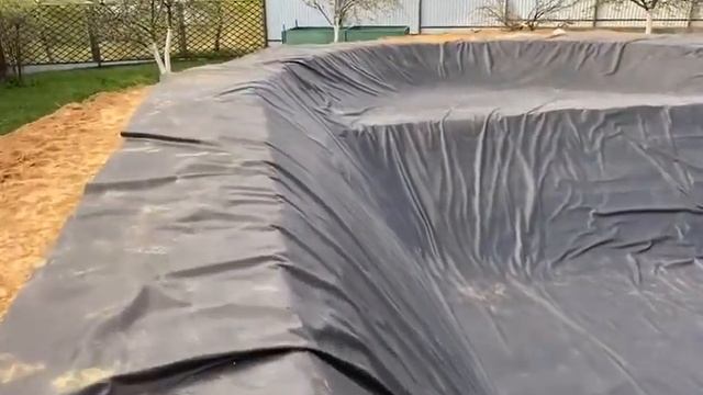 Заканчиваем гидроизоляцию водоема