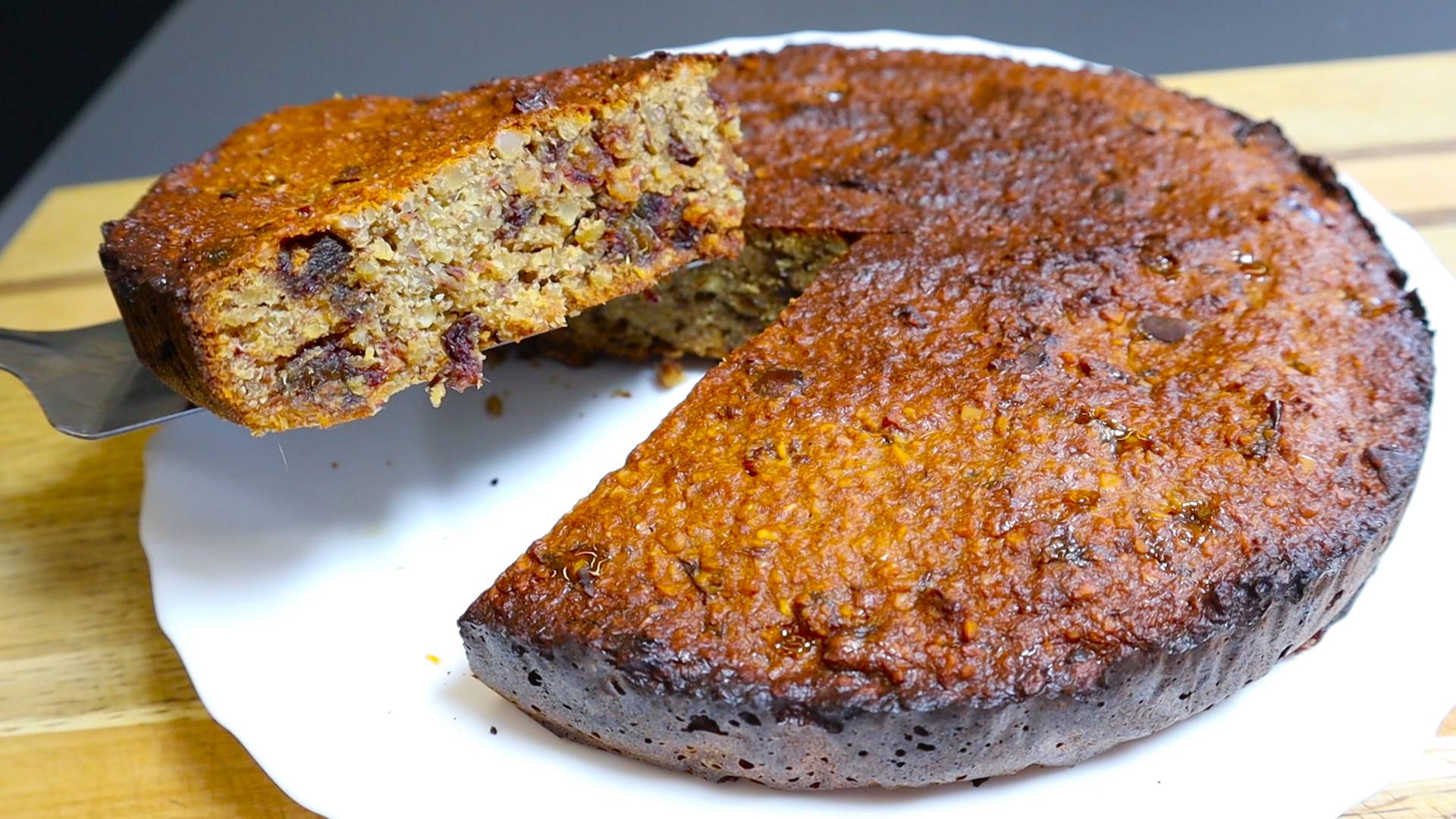 Всего 3 ингредиента. Нежный финиковый пирог. Шикарный пирог за 15 минут ! Легкий и вкусный рецепт.