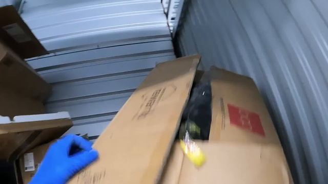 Аукцион Контейнеров В США! Очень Странные Коробки! Нашли Лук И Стрелы! TONY HAWK Signature Skate! смотреть онлайн