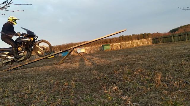 Transalp 650, training in the home yard for Dirty Party 2021 смотреть онлайн
