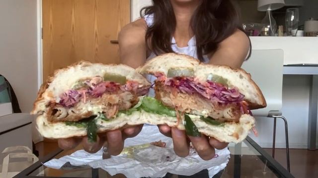 Trying THE VURGER CO - UK vegan burger chain смотреть онлайн