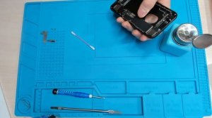 КАК выкрутить слизанный винт iPhone