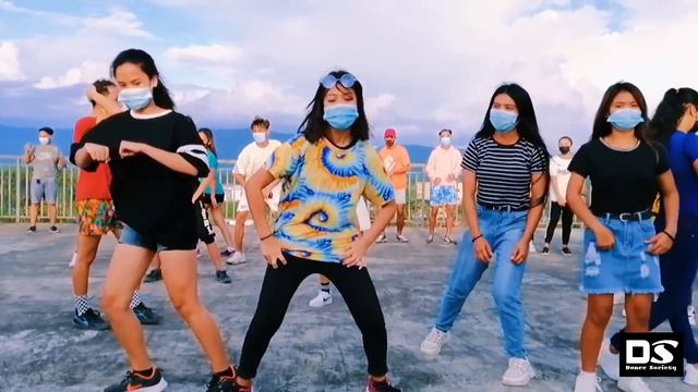 Random Tiktok Dance Challenge