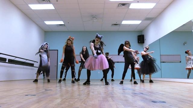 RoxStar Dance - Uma Thurman (Halloween 2018) смотреть онлайн