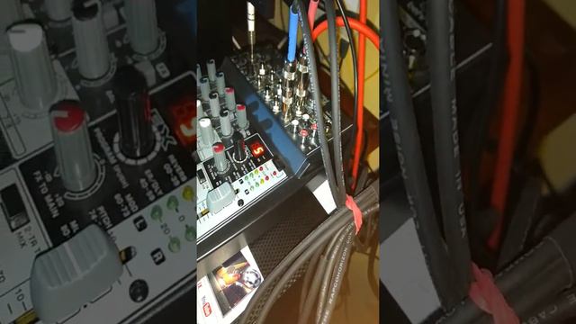 Behringer Xenyx 1002 guía rapida смотреть онлайн