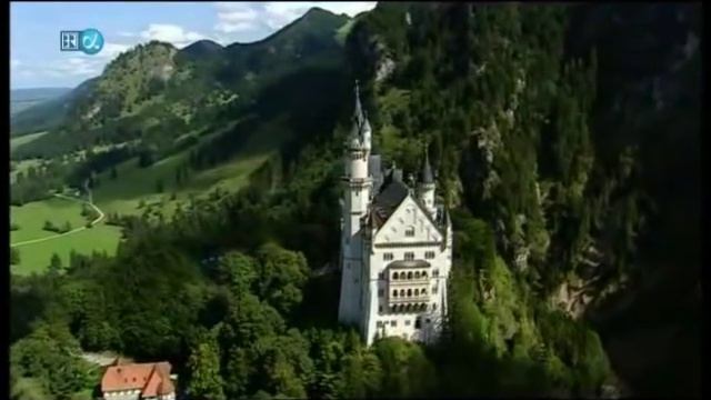 Neuschwanstein Castle (Schloss Neuschwanstein ) смотреть онлайн