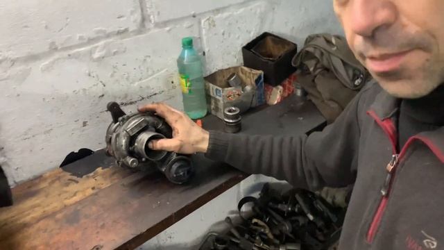 Ремонт,снятие,установка турбины на Рено Мастер.Гонит масло. смотреть онлайн