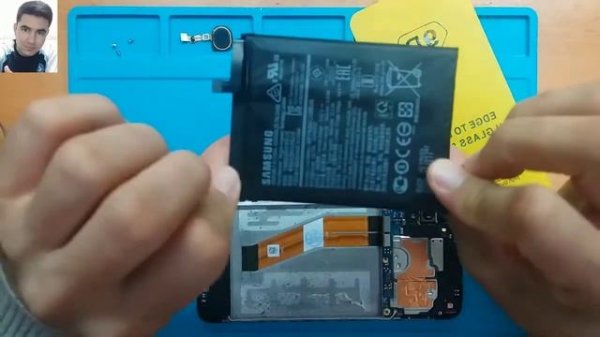Замена батареи Samsung Galaxy A11. Samsung Galaxy A11 Battery Replacement.