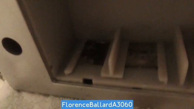 Casdon 476 Hotpoint Ultima Toy Washing Machine - Unboxing And Demonstration