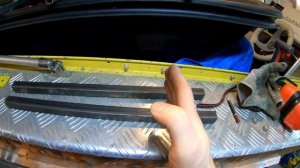 Продольное сиденье со складной спинкой в сани волокуши для мотобуксировщика.