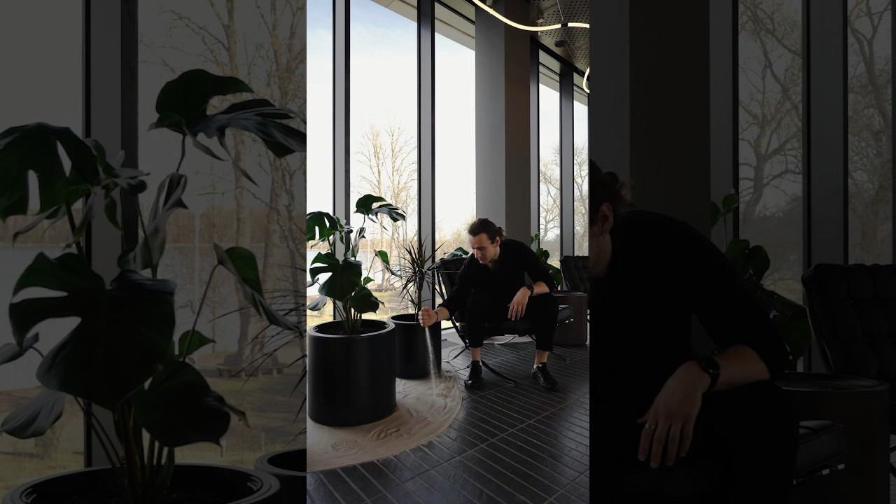 Как вам такая интеграция природы в интерьер офиса Альфа-Банка? #zrobimarchitects смотреть онлайн