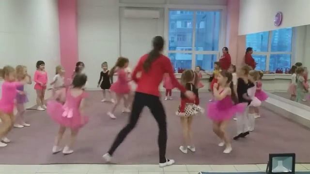 Катя и Настя.День рождение Кати в Студии Моды Легенда Магнитогорск.Весна 2018 смотреть онлайн