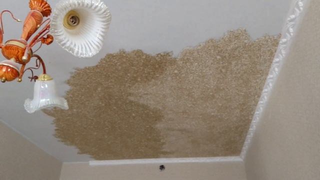 Потолок, вариант с бежевыми жидкими обоями / Ceiling, version with beige liquid wallpaper смотреть онлайн