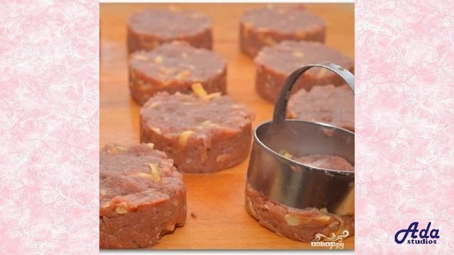  ГОВЯЖЬИ КОТЛЕТЫ С СЫРОМ 