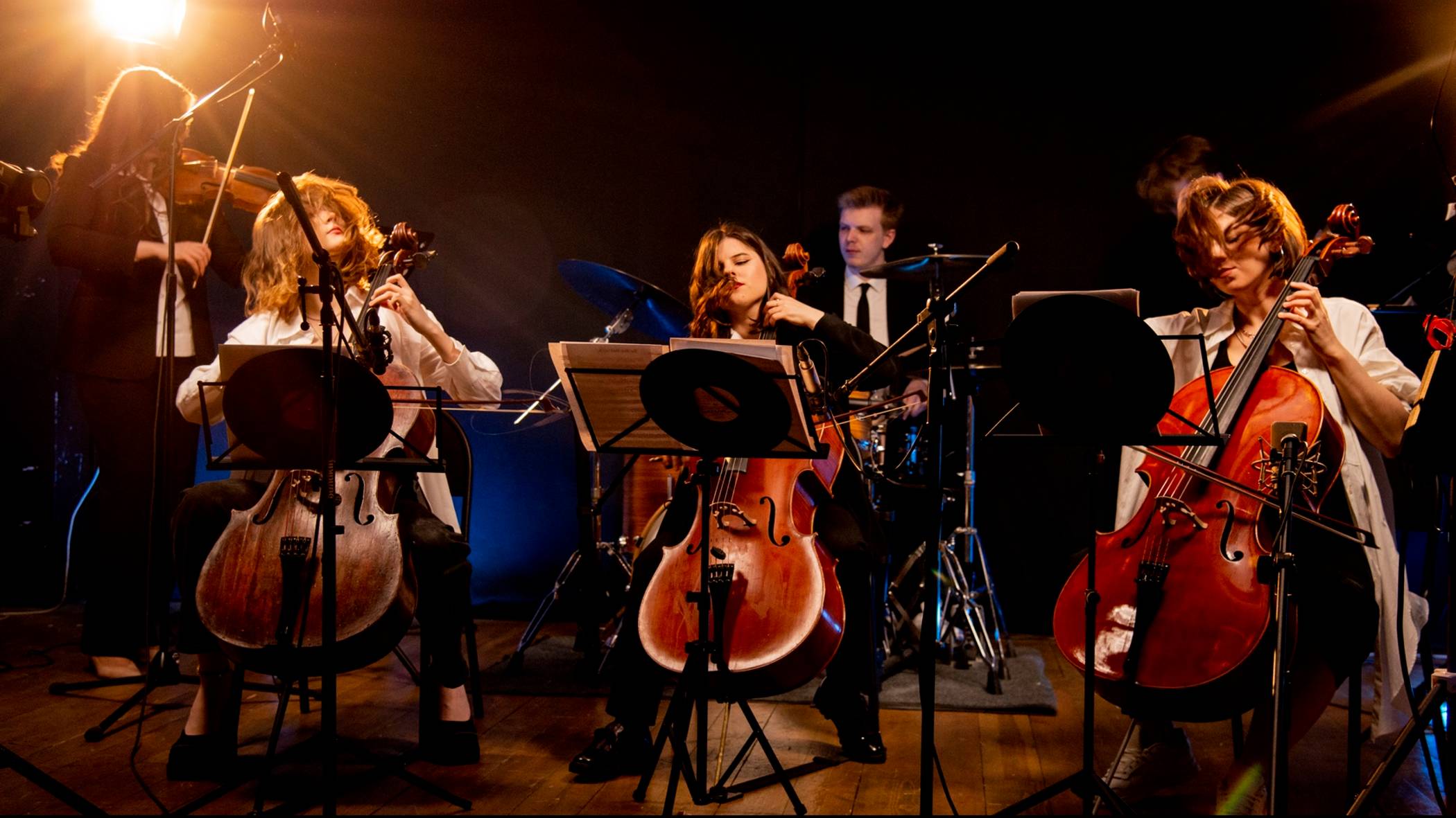 Magic Cellos Band - Мировые Рок-хиты на виолончелях смотреть онлайн