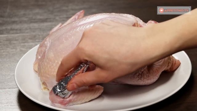 Хрустящая корочка, сочное мясо… Простой рецепт запеченной курицы на соли в духовке. | Appetitno.TV смотреть онлайн