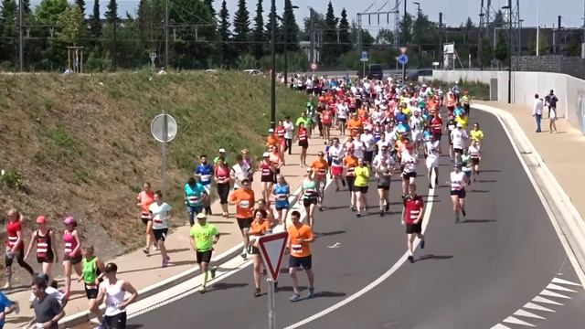 Jogging de La Louvière 2017 2/4 - Vue éloignée des 6 km смотреть онлайн