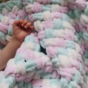 Плед детский из плюшевой пряжи с петельками Ализе Пуффи