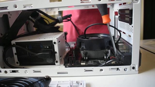 Disipador de Stock AMD Ryzen 5 vs Refrigeración Dedicada Artic Freezer 7 смотреть онлайн