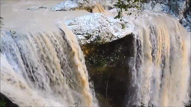 АГУРСКИЕ ВОДОПАДЫ АГУРСКОЕ УЩЕЛЬЕ ПОСЛЕ ЛИВНЯ смотреть онлайн