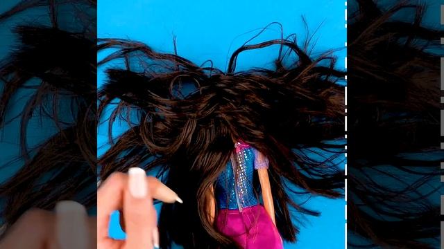 11 лайфхаков для куклы Барби / Причёски для Барби за минуту смотреть онлайн