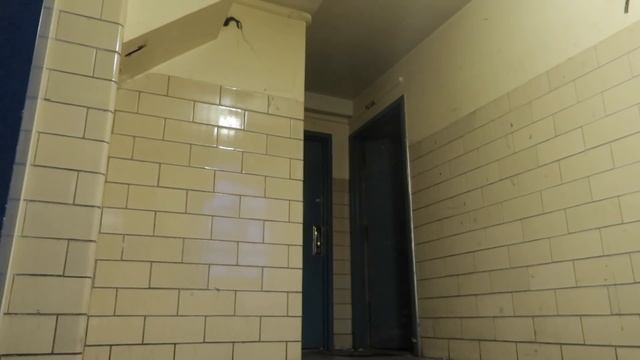 EXTREME DING DONG DITCH IN THE PROJECTS!! *GONE WRONG* смотреть онлайн