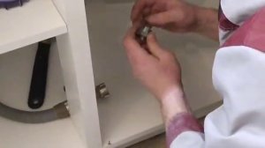 Как подключить посудомоечную машину подсоединяя к водопроводу и канализации на кухне своими руками -