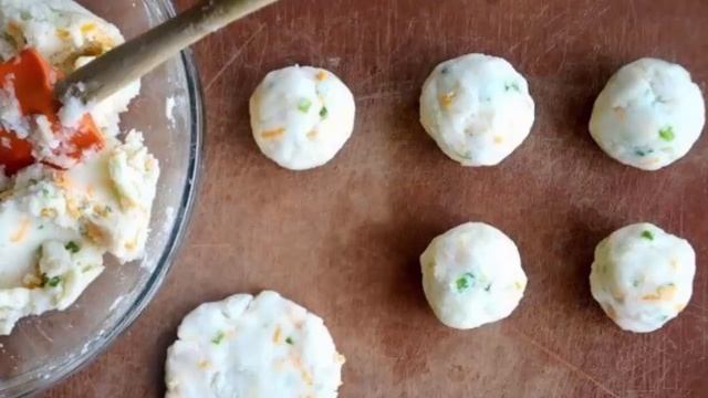 Если у вас осталось пюре, вы можете приготовить из него отменный завтрак смотреть онлайн