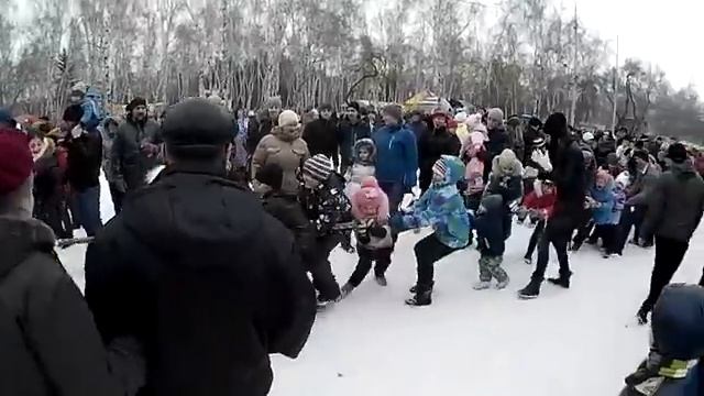 Омск Сегодня | Проводы зимы в Парке 30-летия ВЛКСМ 13 марта 2016 смотреть онлайн